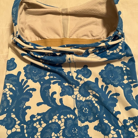 Lululemon XS tank top - Picture 5 of 5